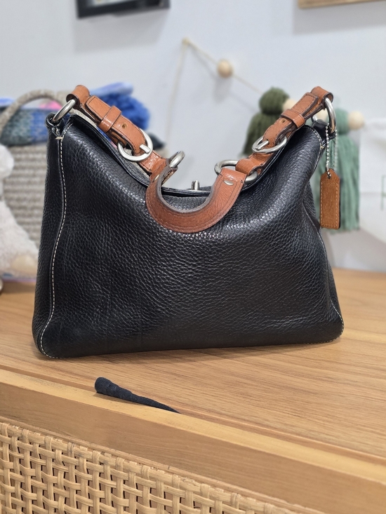 Coach Handbags - Coach Chelsea Turnlock Hobo EUC